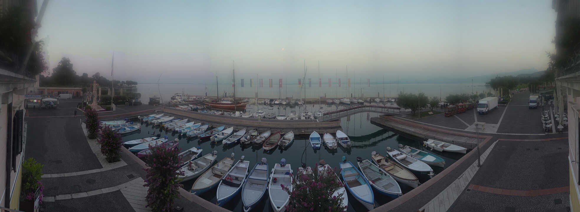 Archiv Foto Webcam Gardasee - Bardolino Hafen