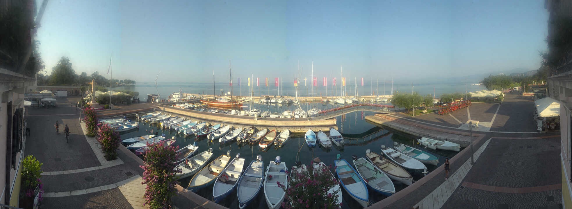 Archiv Foto Webcam Gardasee - Bardolino Hafen