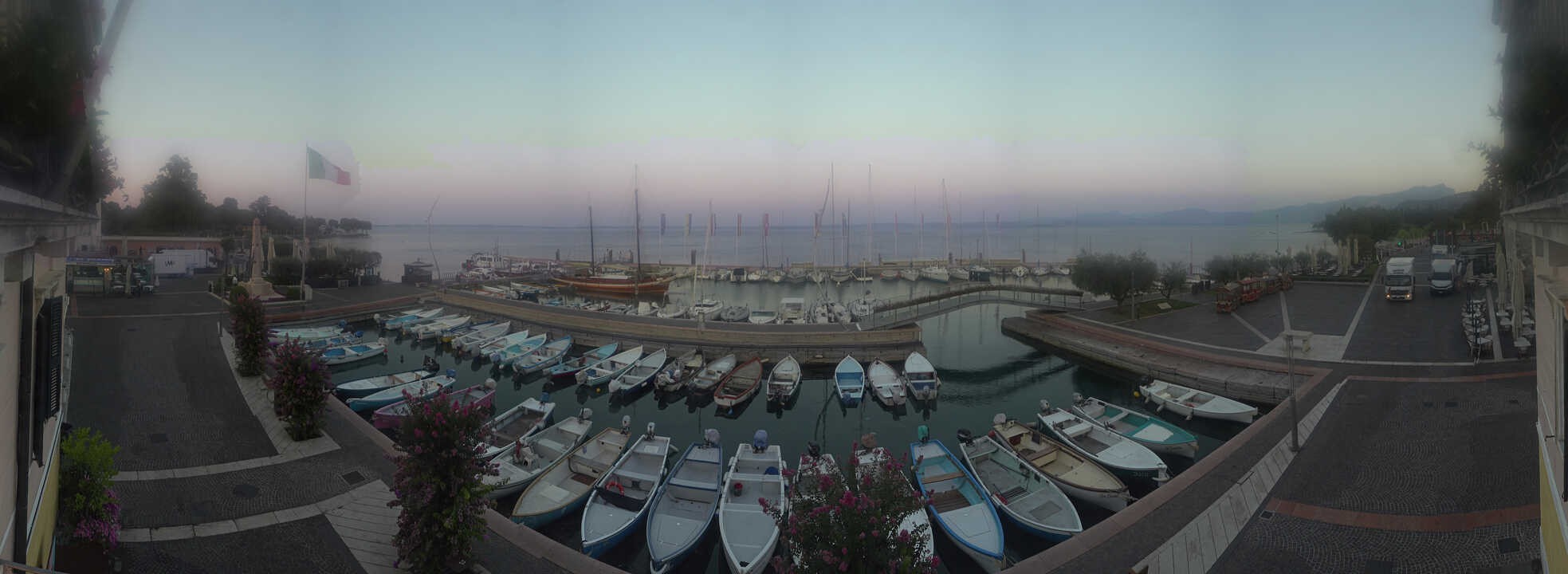 Archiv Foto Webcam Gardasee - Bardolino Hafen