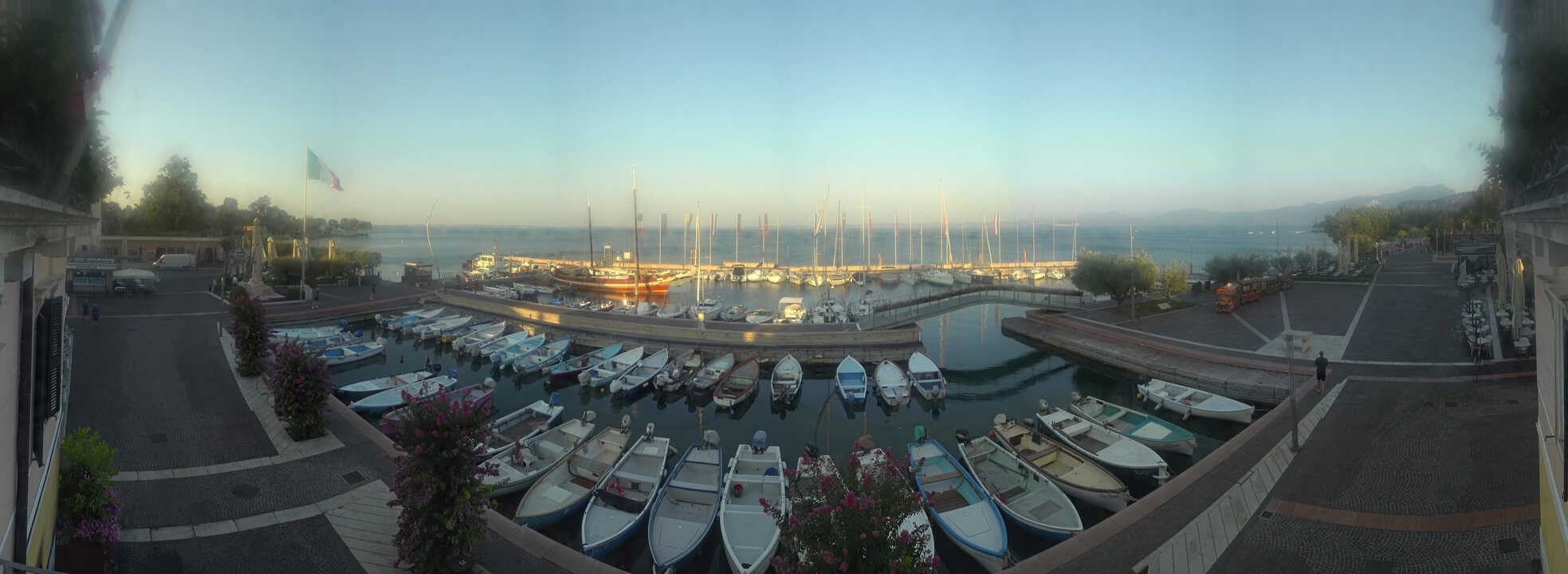 Archiv Foto Webcam Gardasee - Bardolino Hafen