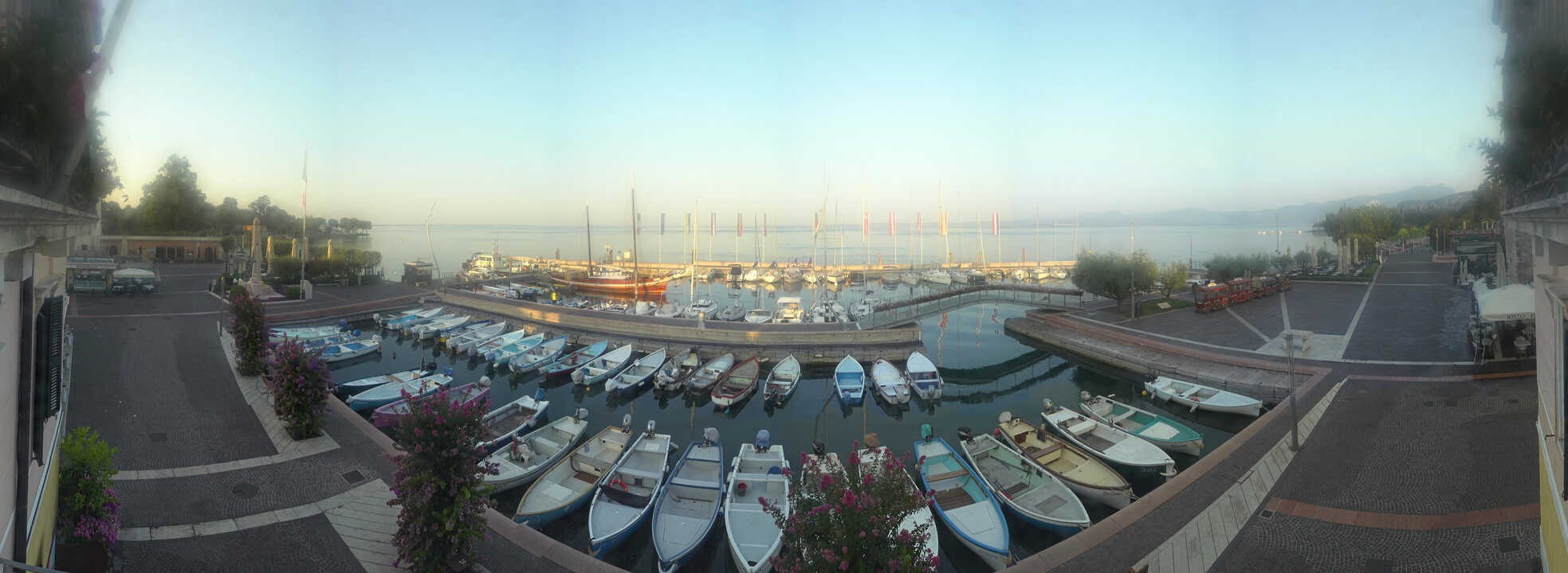 Archiv Foto Webcam Gardasee - Bardolino Hafen