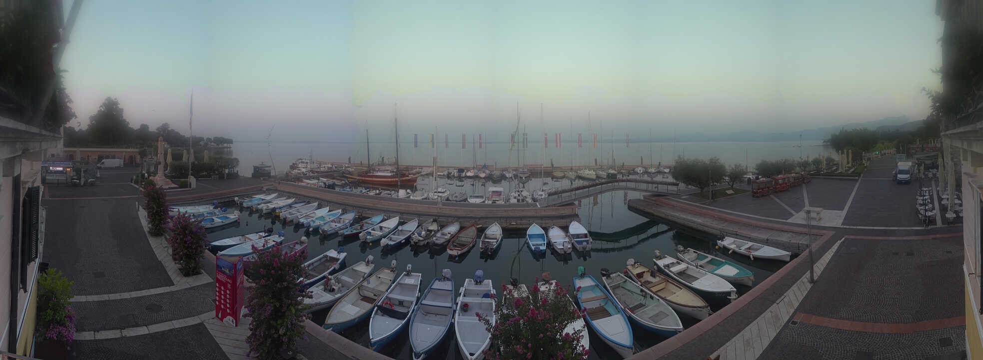 Archiv Foto Webcam Gardasee - Bardolino Hafen