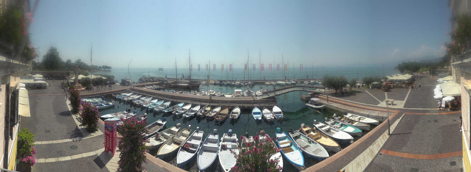 Archiv Foto Webcam Gardasee - Bardolino Hafen