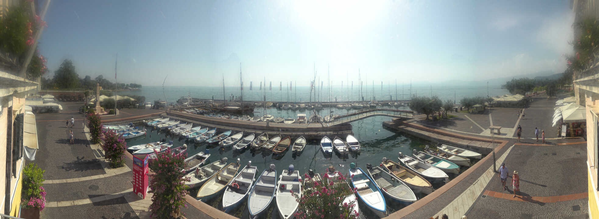 Archiv Foto Webcam Gardasee - Bardolino Hafen