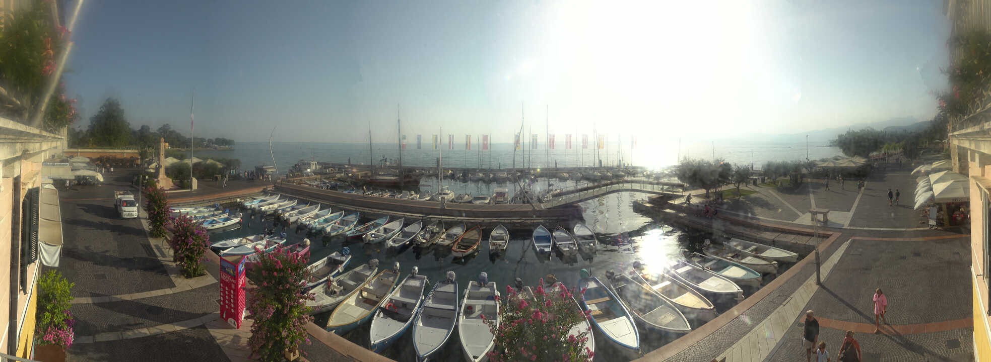 Archiv Foto Webcam Gardasee - Bardolino Hafen