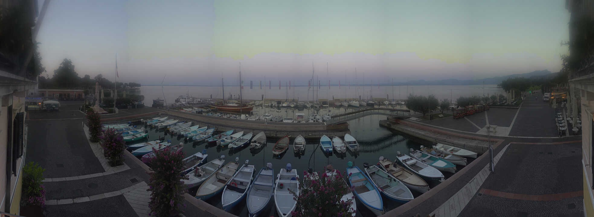 Archiv Foto Webcam Gardasee - Bardolino Hafen
