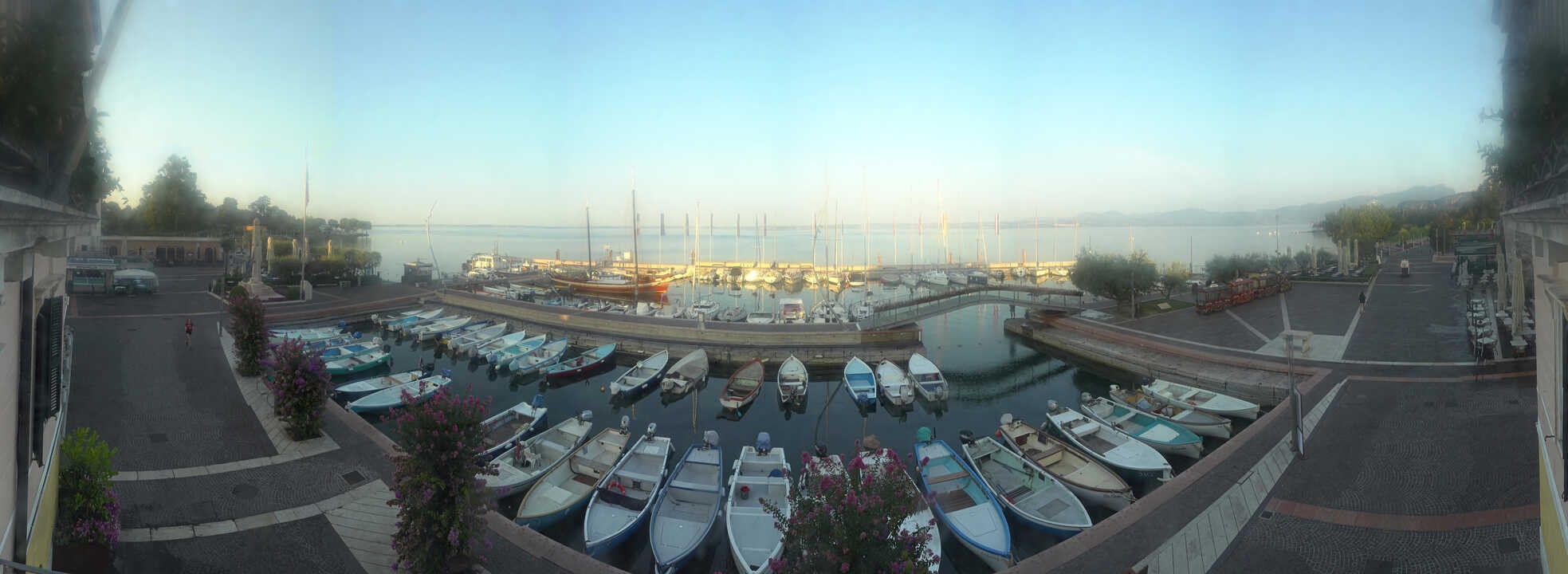 Archiv Foto Webcam Gardasee - Bardolino Hafen
