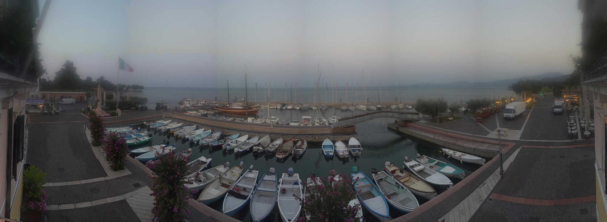 Archiv Foto Webcam Gardasee - Bardolino Hafen
