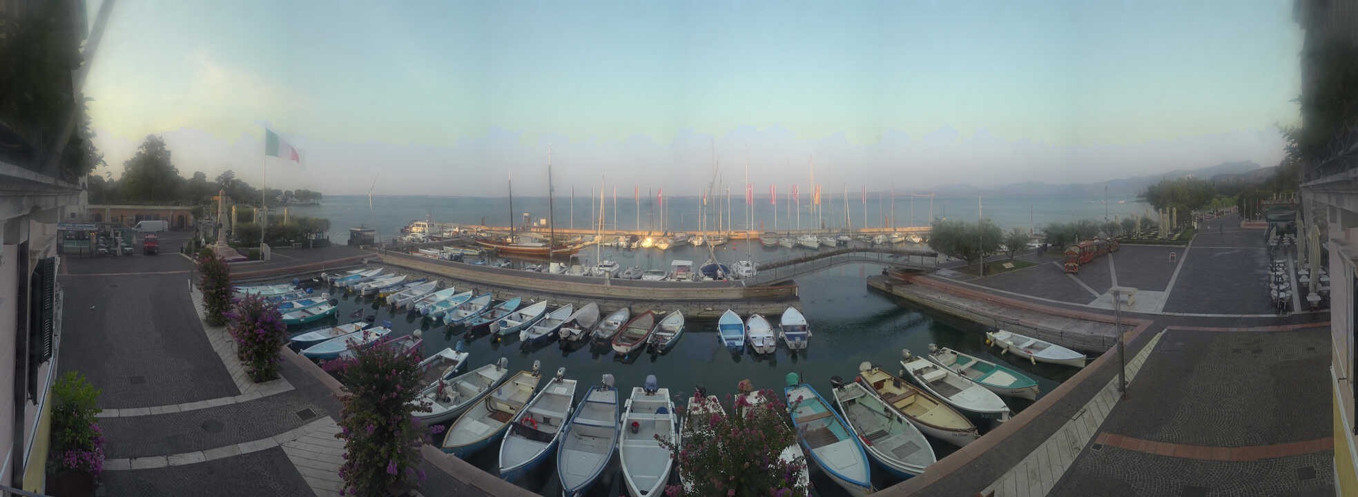 Archiv Foto Webcam Gardasee - Bardolino Hafen