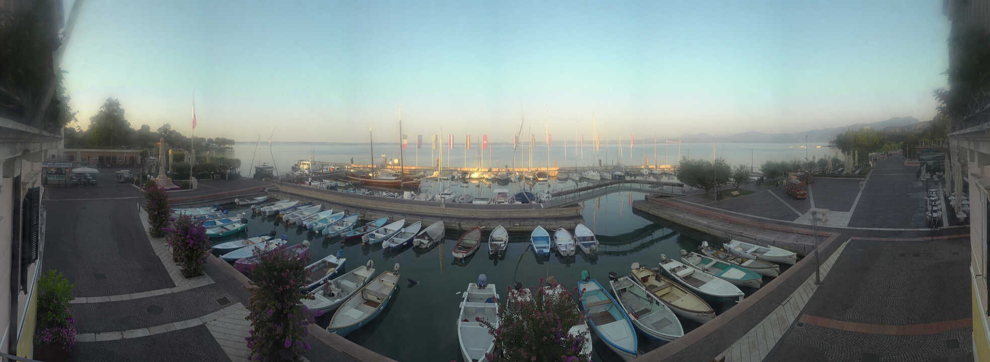 Archiv Foto Webcam Gardasee - Bardolino Hafen