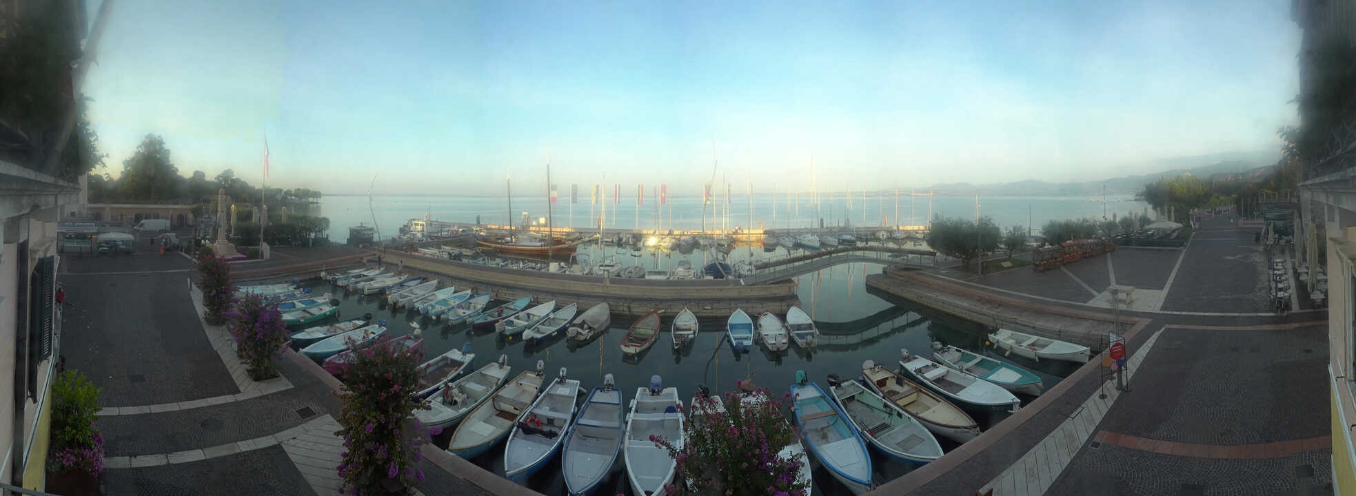 Archiv Foto Webcam Gardasee - Bardolino Hafen