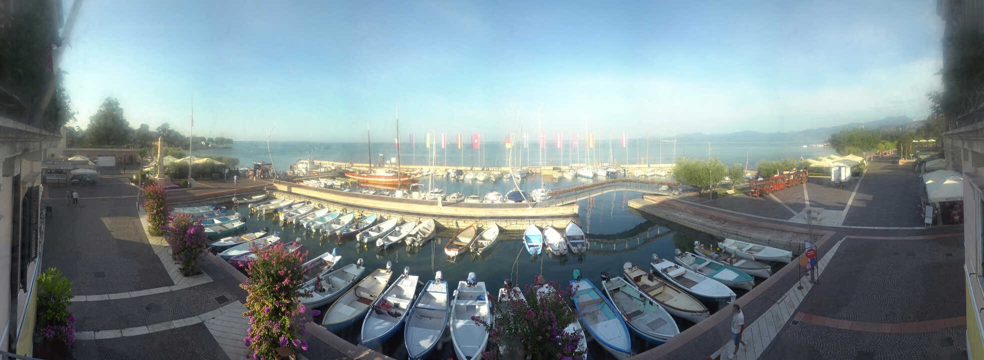 Archiv Foto Webcam Gardasee - Bardolino Hafen