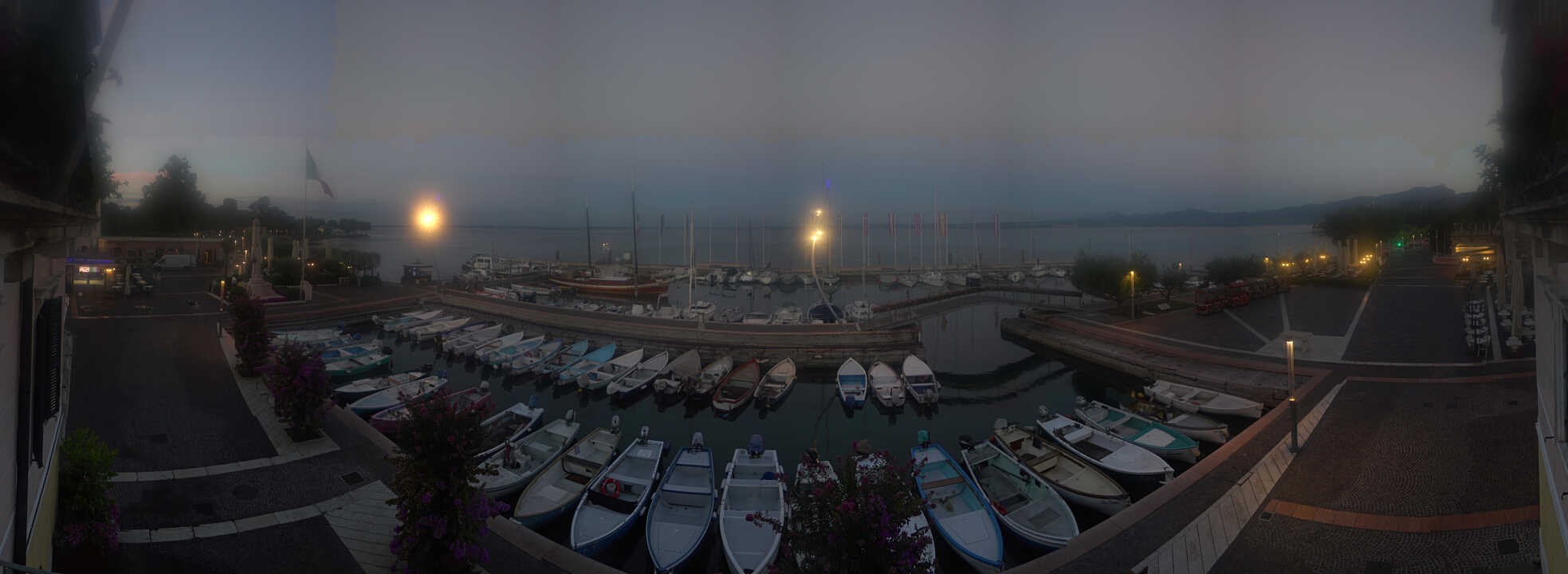 Archiv Foto Webcam Gardasee - Bardolino Hafen