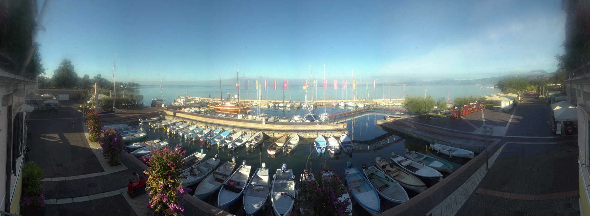 Archiv Foto Webcam Gardasee - Bardolino Hafen