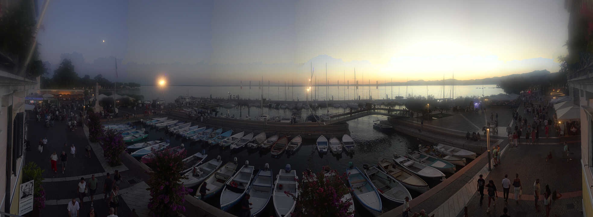 Archiv Foto Webcam Gardasee - Bardolino Hafen