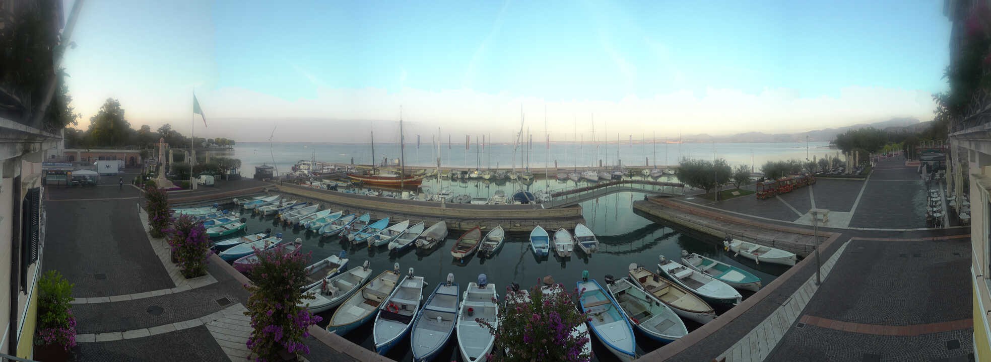 Archiv Foto Webcam Gardasee - Bardolino Hafen