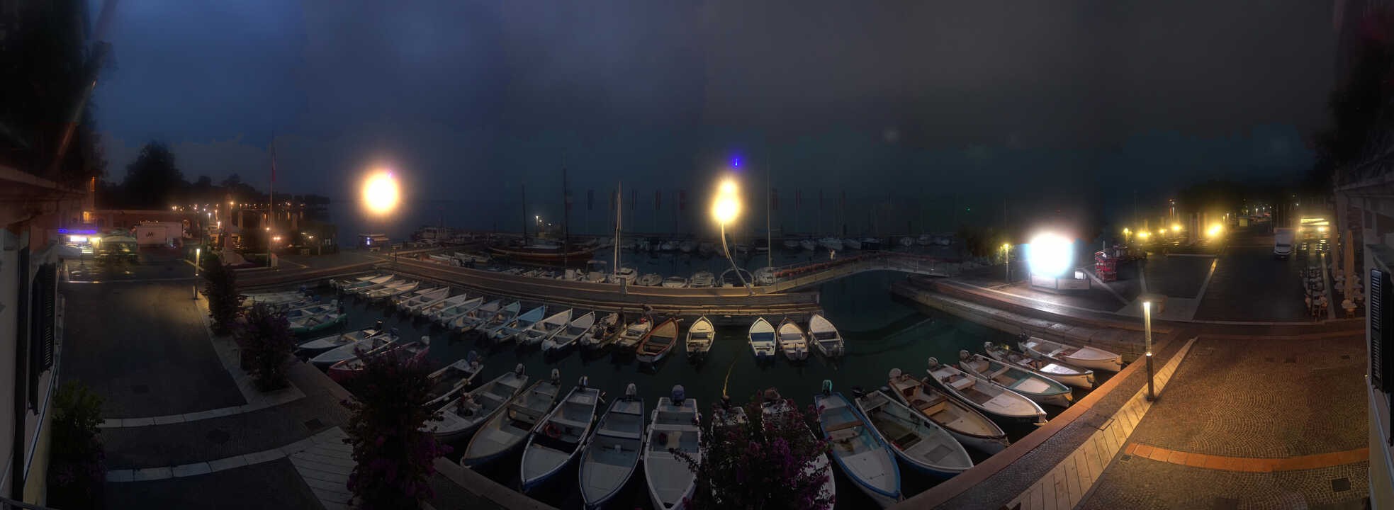 Archiv Foto Webcam Gardasee - Bardolino Hafen