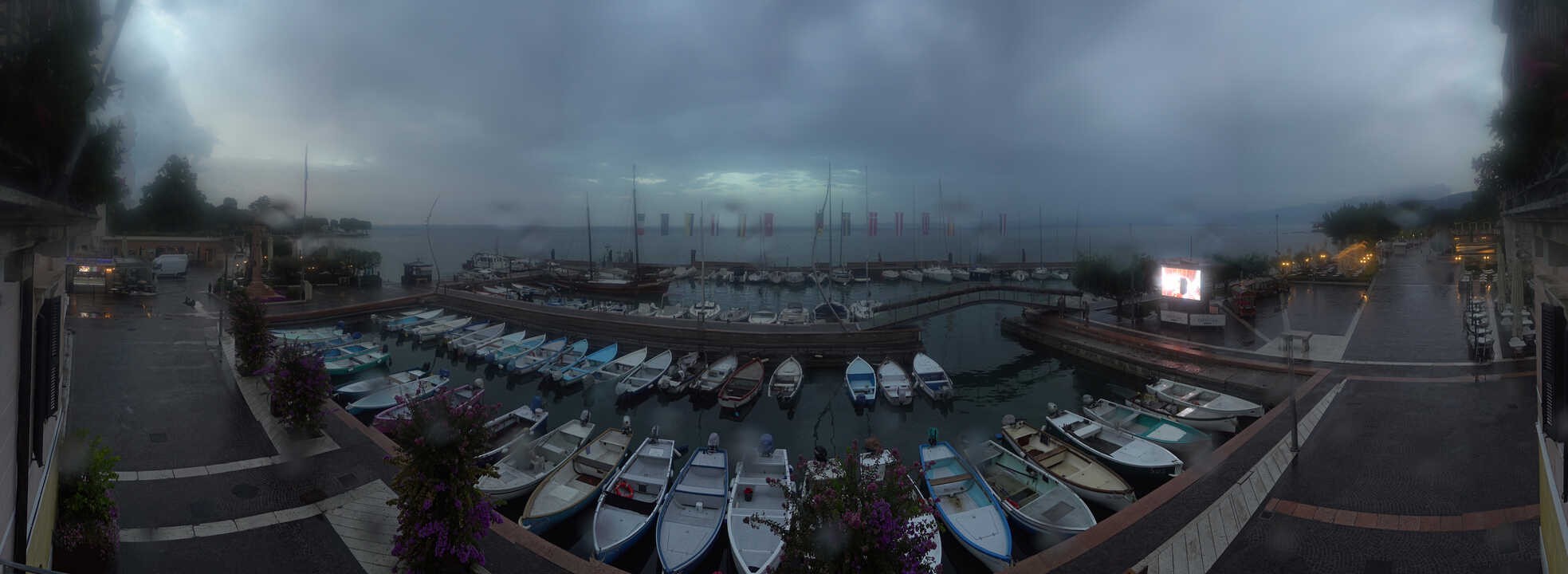 Archiv Foto Webcam Gardasee - Bardolino Hafen