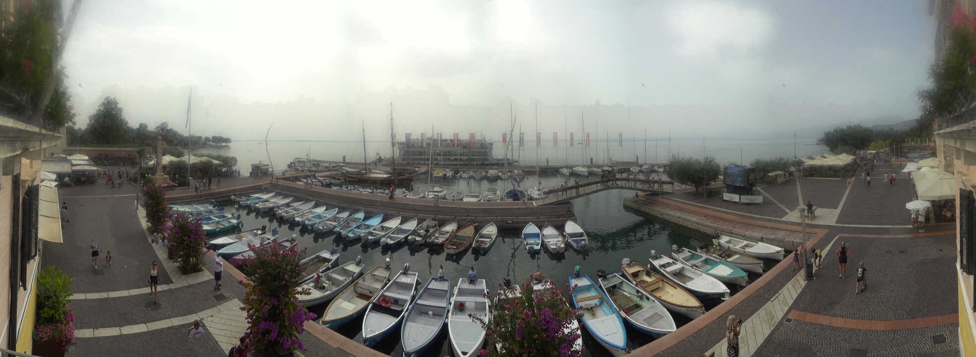 Archiv Foto Webcam Gardasee - Bardolino Hafen