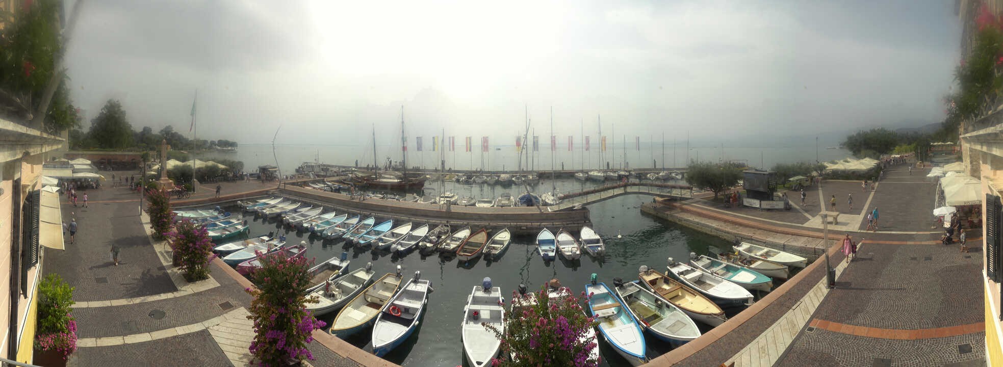 Archiv Foto Webcam Gardasee - Bardolino Hafen
