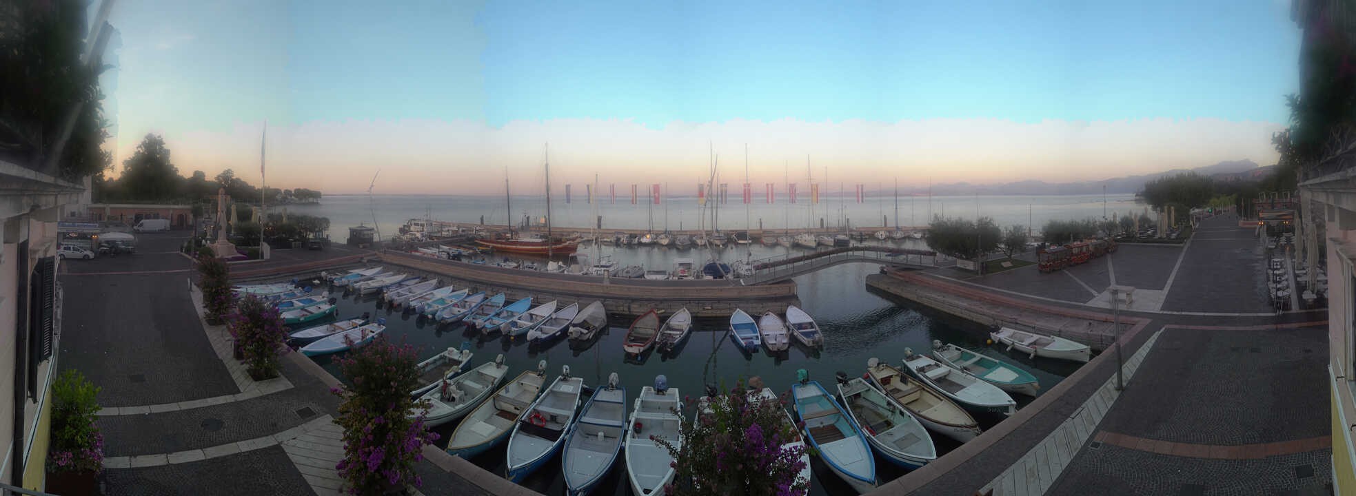 Archiv Foto Webcam Gardasee - Bardolino Hafen