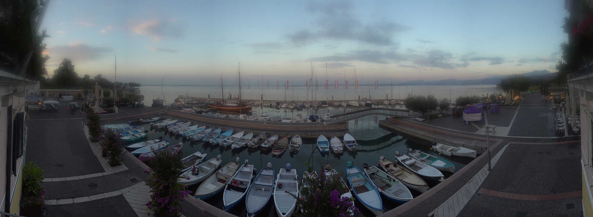 Archiv Foto Webcam Gardasee - Bardolino Hafen