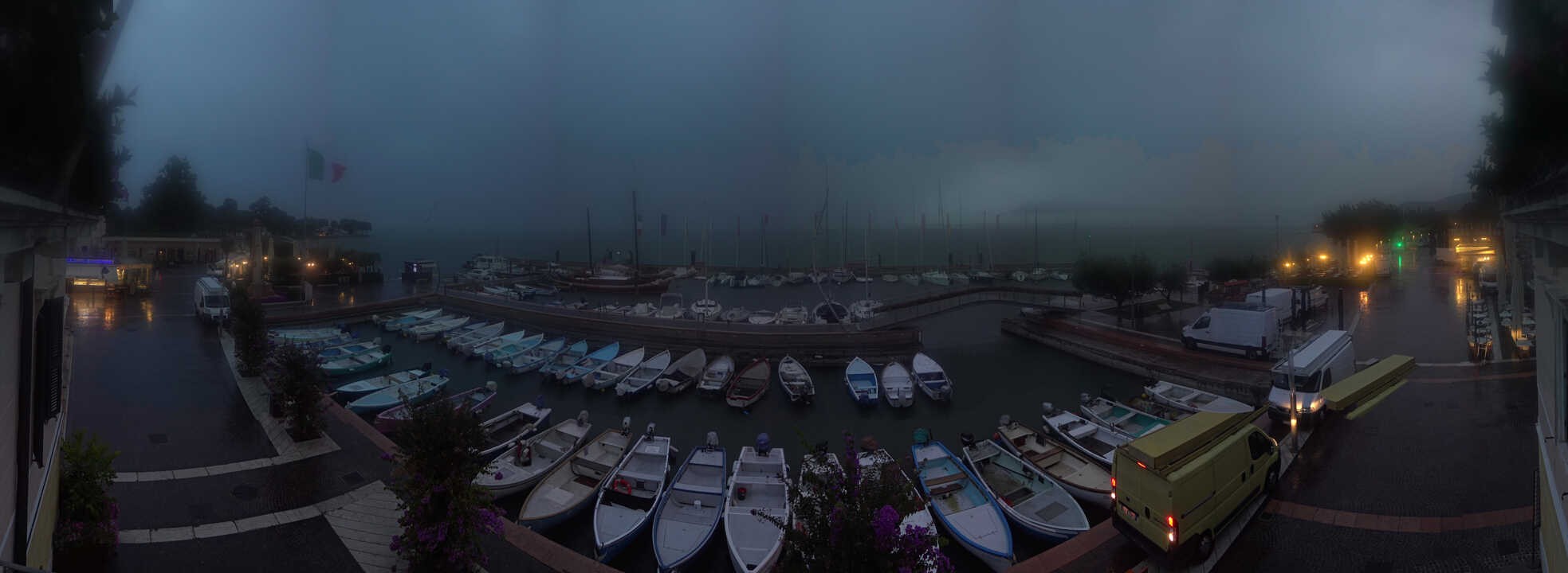 Archiv Foto Webcam Gardasee - Bardolino Hafen