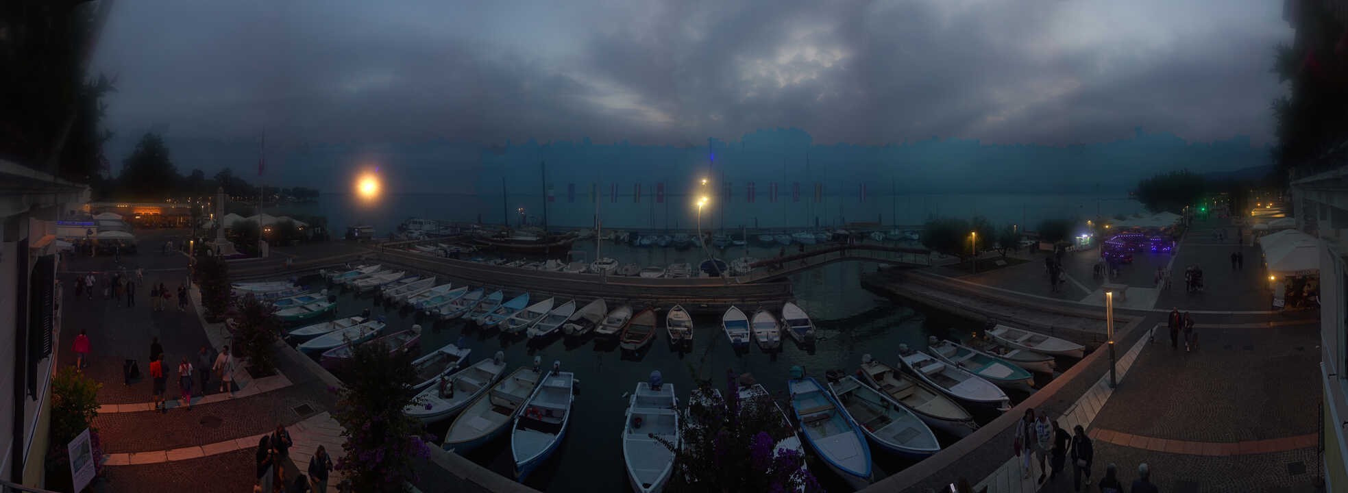 Archiv Foto Webcam Gardasee - Bardolino Hafen