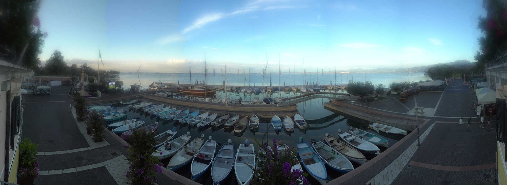 Archiv Foto Webcam Gardasee - Bardolino Hafen