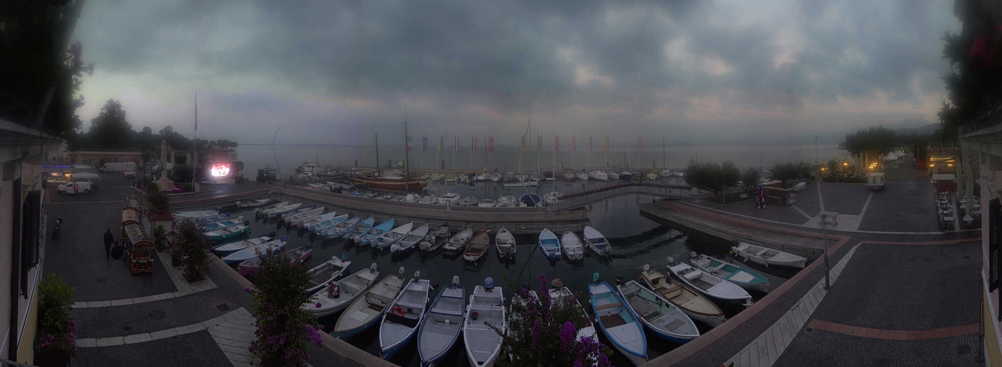 Archiv Foto Webcam Gardasee - Bardolino Hafen