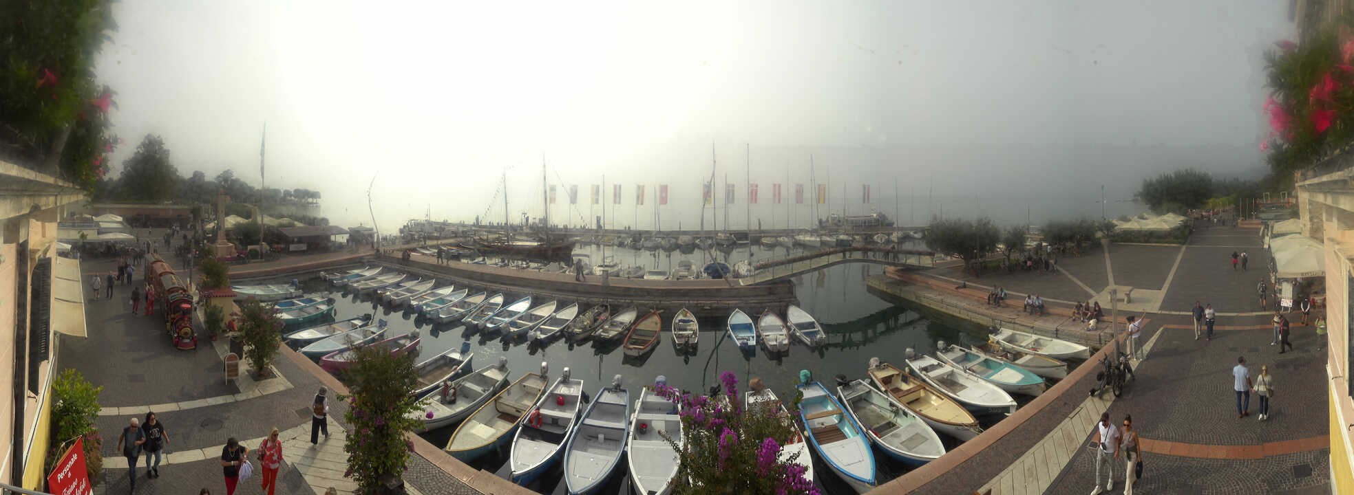 Archiv Foto Webcam Gardasee - Bardolino Hafen