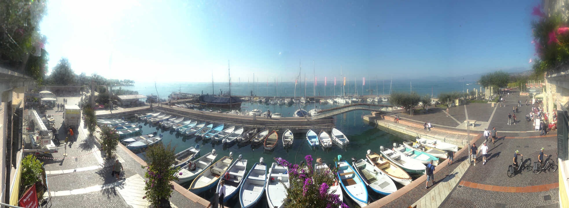 Archiv Foto Webcam Gardasee - Bardolino Hafen