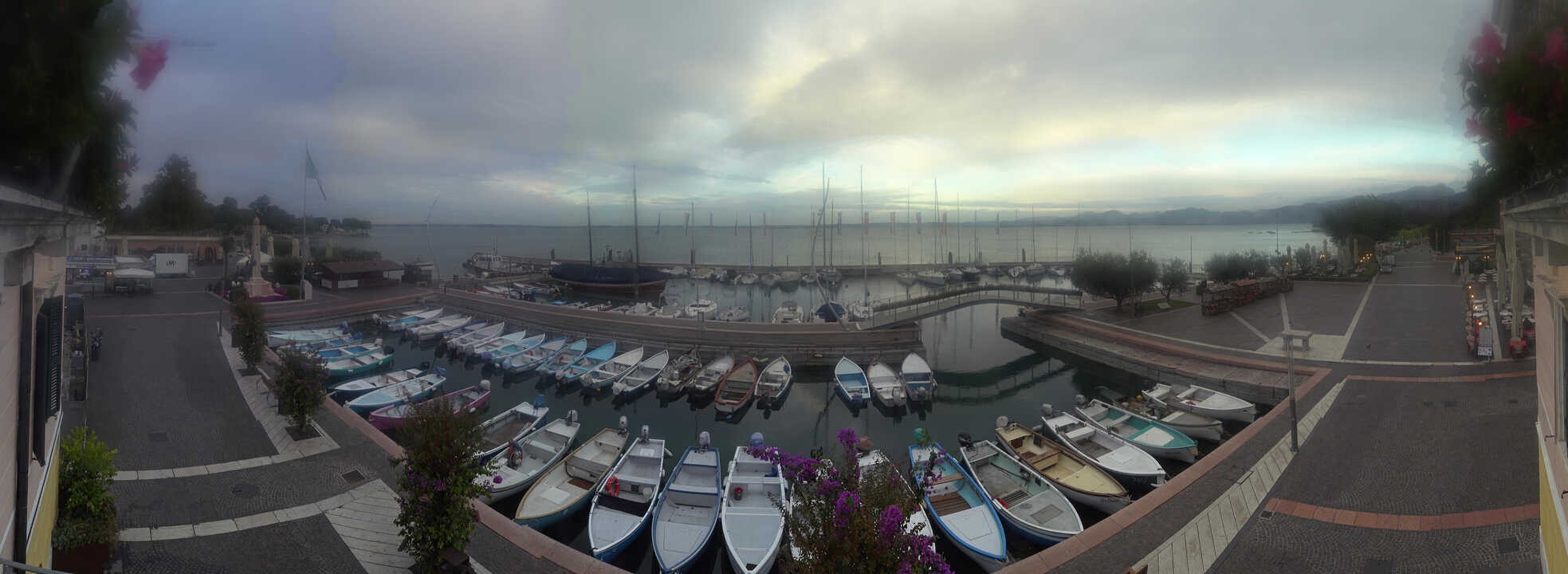 Archiv Foto Webcam Gardasee - Bardolino Hafen