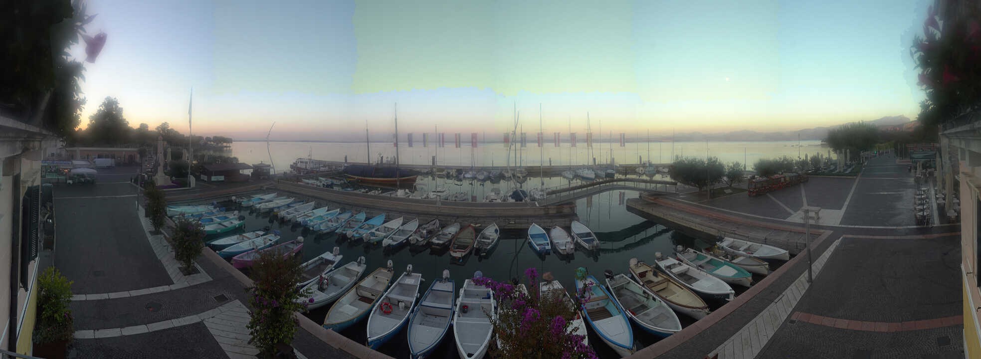 Archiv Foto Webcam Gardasee - Bardolino Hafen