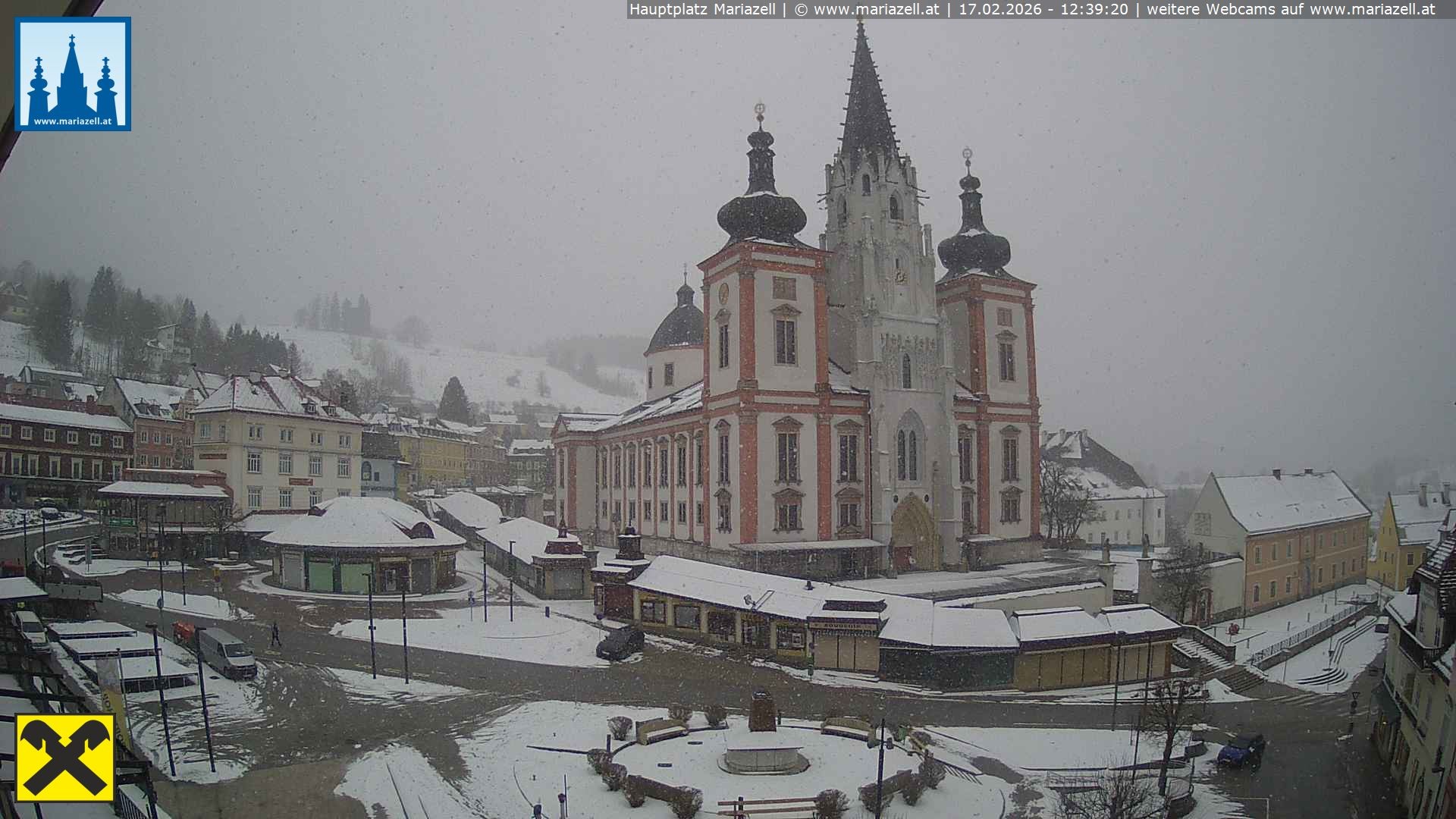 Archiv Foto Webcam Hauptplatz in Mariezell mit Basilika