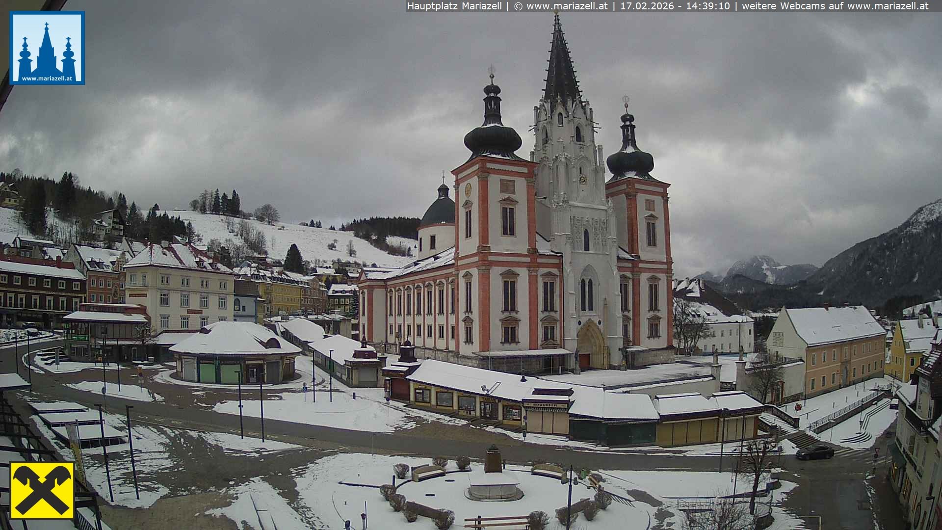 Archiv Foto Webcam Hauptplatz in Mariezell mit Basilika