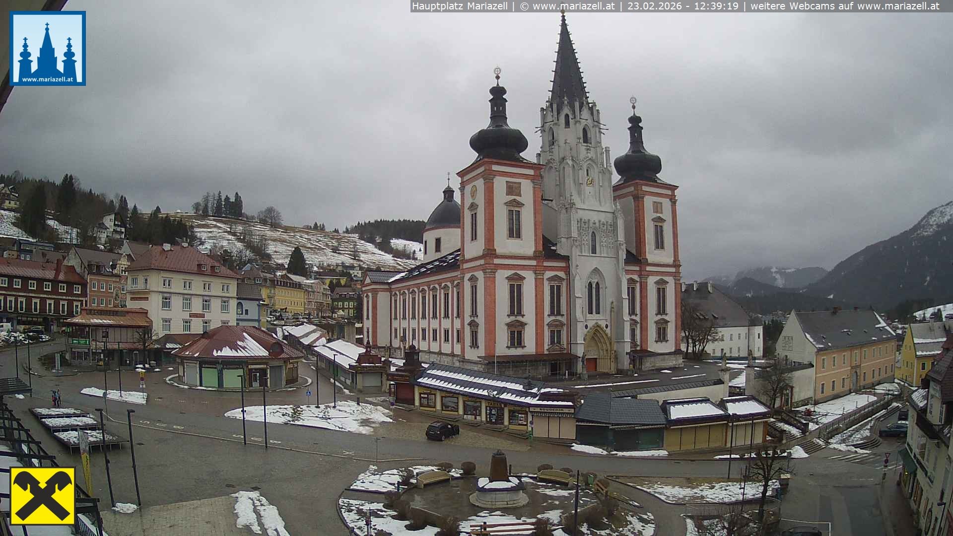 Archiv Foto Webcam Hauptplatz in Mariezell mit Basilika