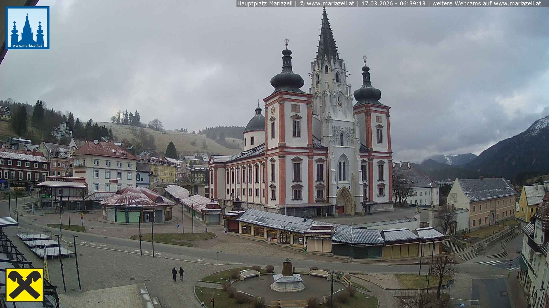 Archiv Foto Webcam Hauptplatz in Mariezell mit Basilika