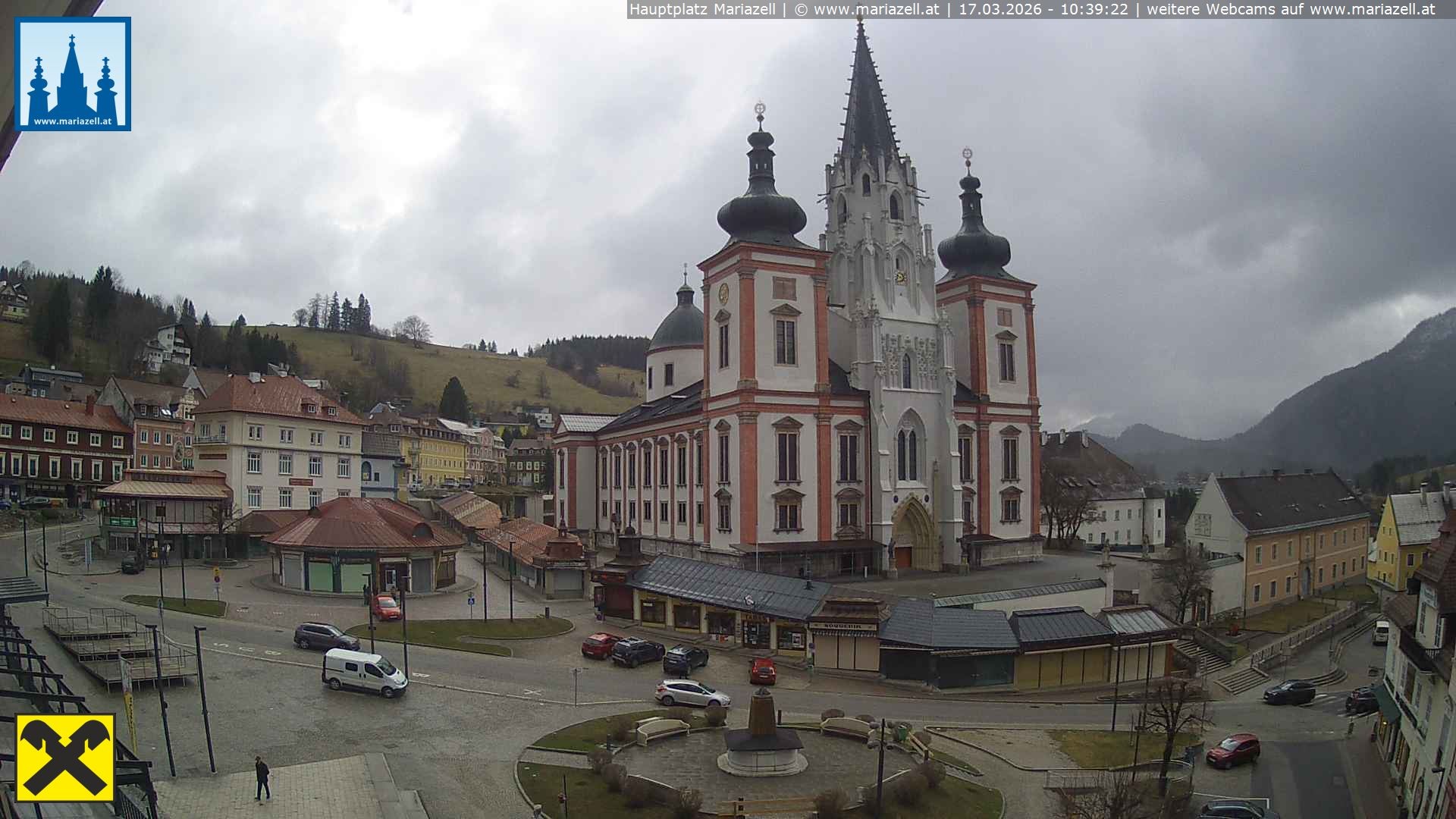 Archiv Foto Webcam Hauptplatz in Mariezell mit Basilika