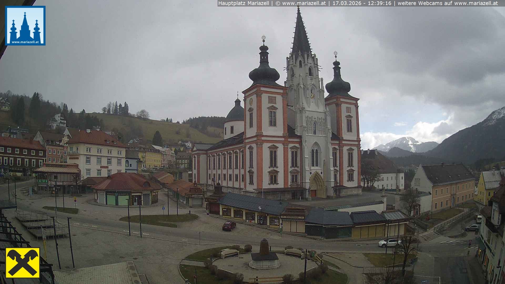 Archiv Foto Webcam Hauptplatz in Mariezell mit Basilika
