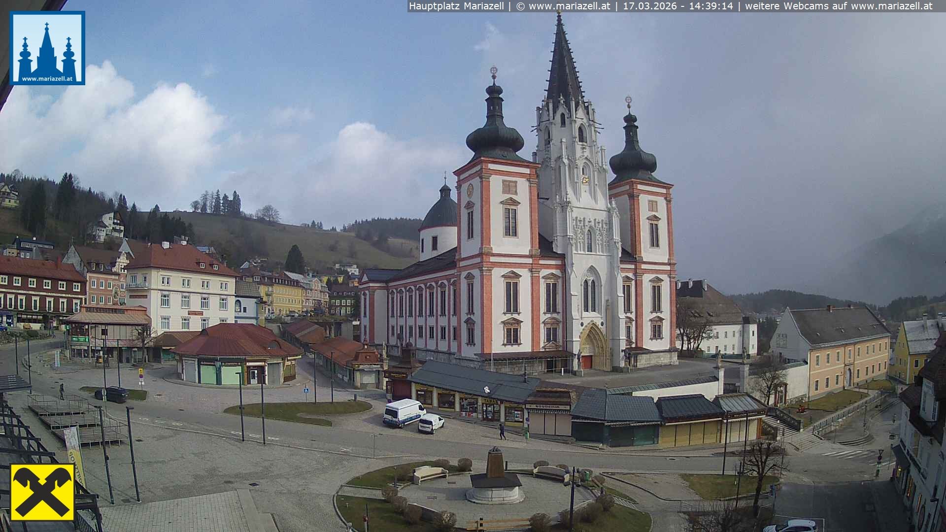 Archiv Foto Webcam Hauptplatz in Mariezell mit Basilika
