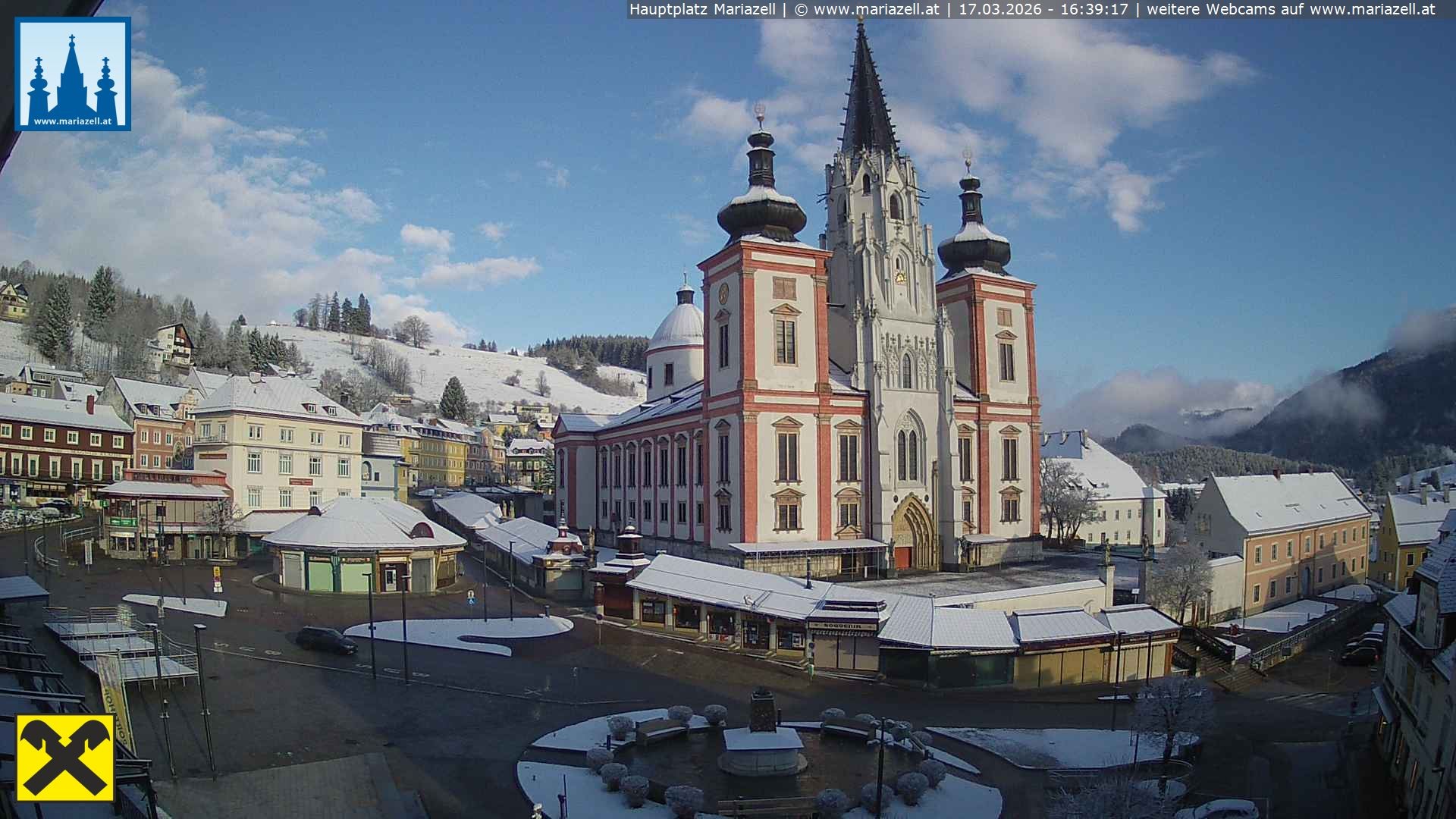 Archiv Foto Webcam Hauptplatz in Mariezell mit Basilika
