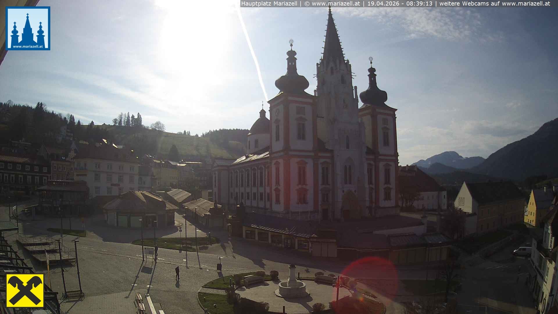 Archiv Foto Webcam Hauptplatz in Mariezell mit Basilika