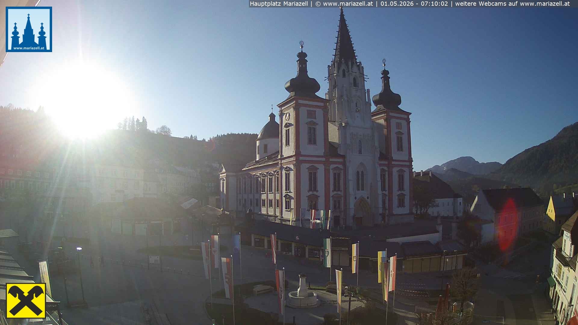 Archiv Foto Webcam Hauptplatz in Mariezell mit Basilika