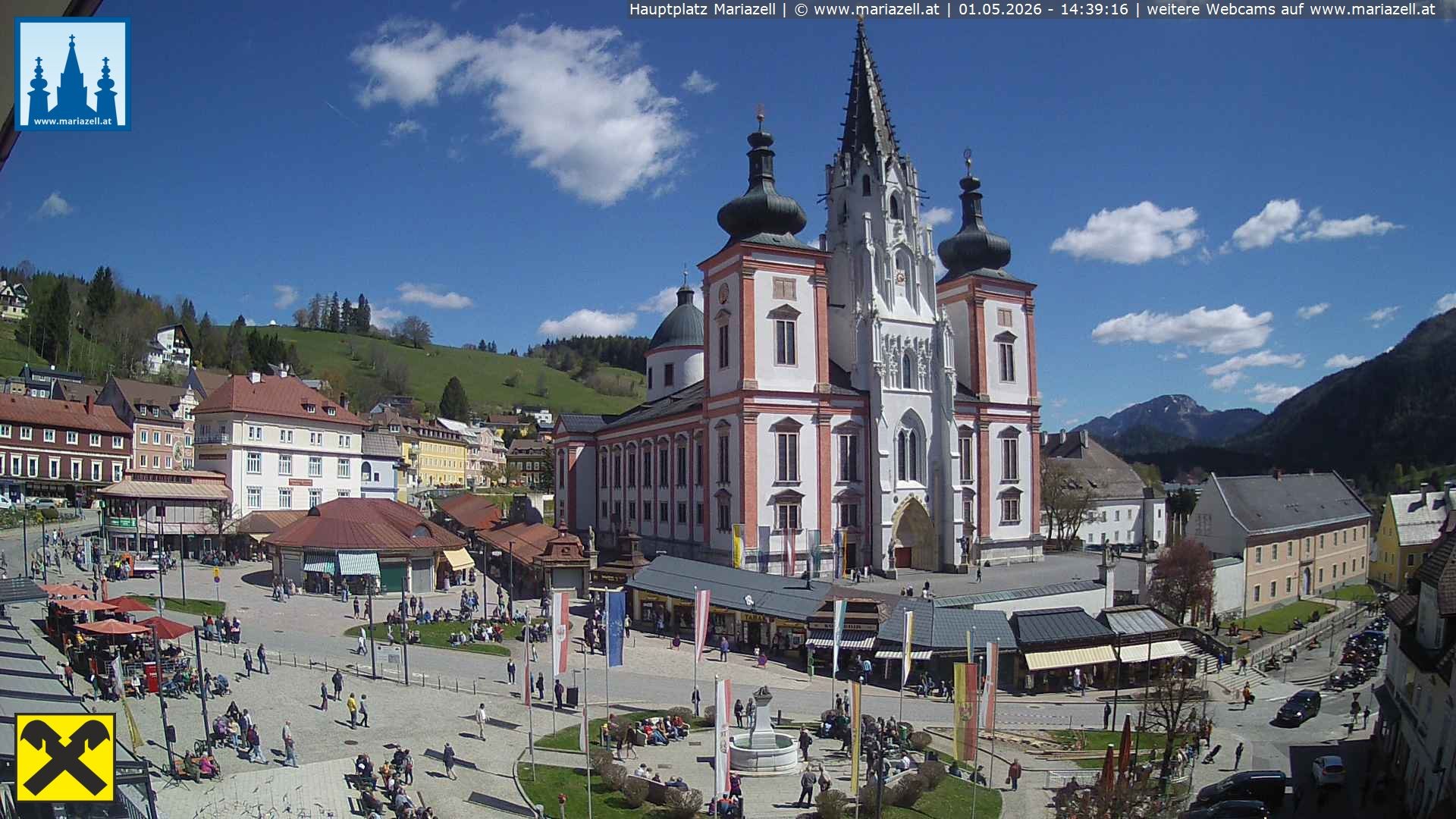 Archiv Foto Webcam Hauptplatz in Mariezell mit Basilika