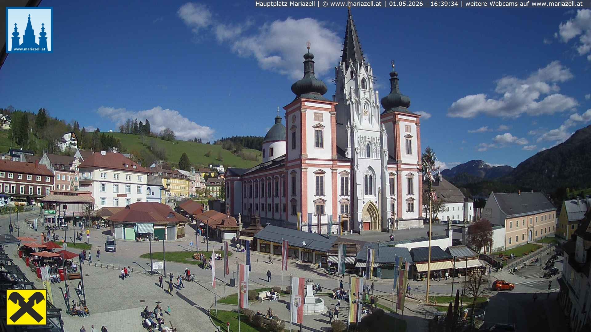 Archiv Foto Webcam Hauptplatz in Mariezell mit Basilika