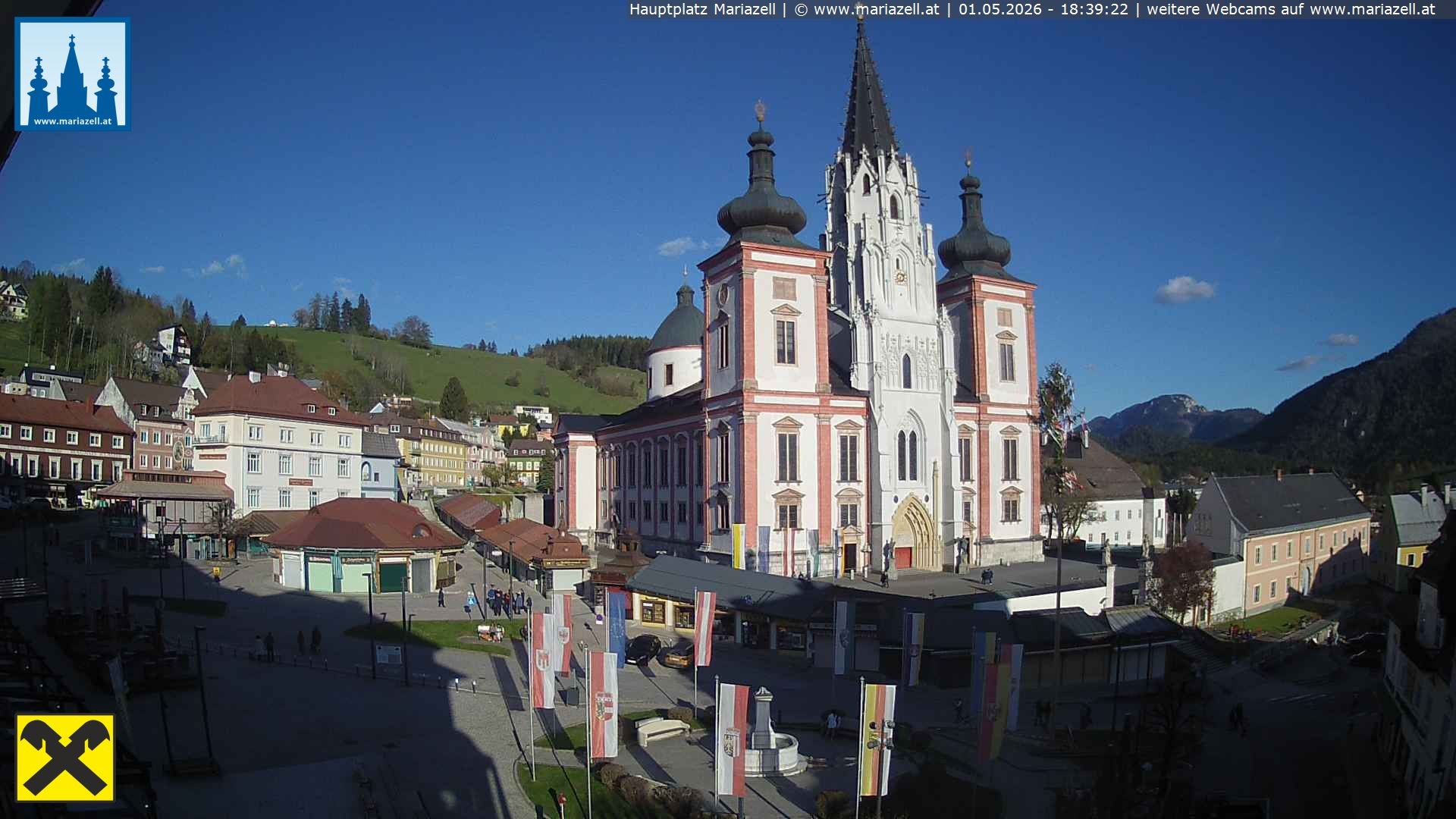 Archiv Foto Webcam Hauptplatz in Mariezell mit Basilika