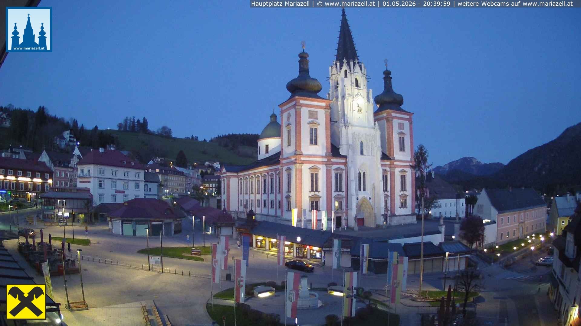 Archiv Foto Webcam Hauptplatz in Mariezell mit Basilika