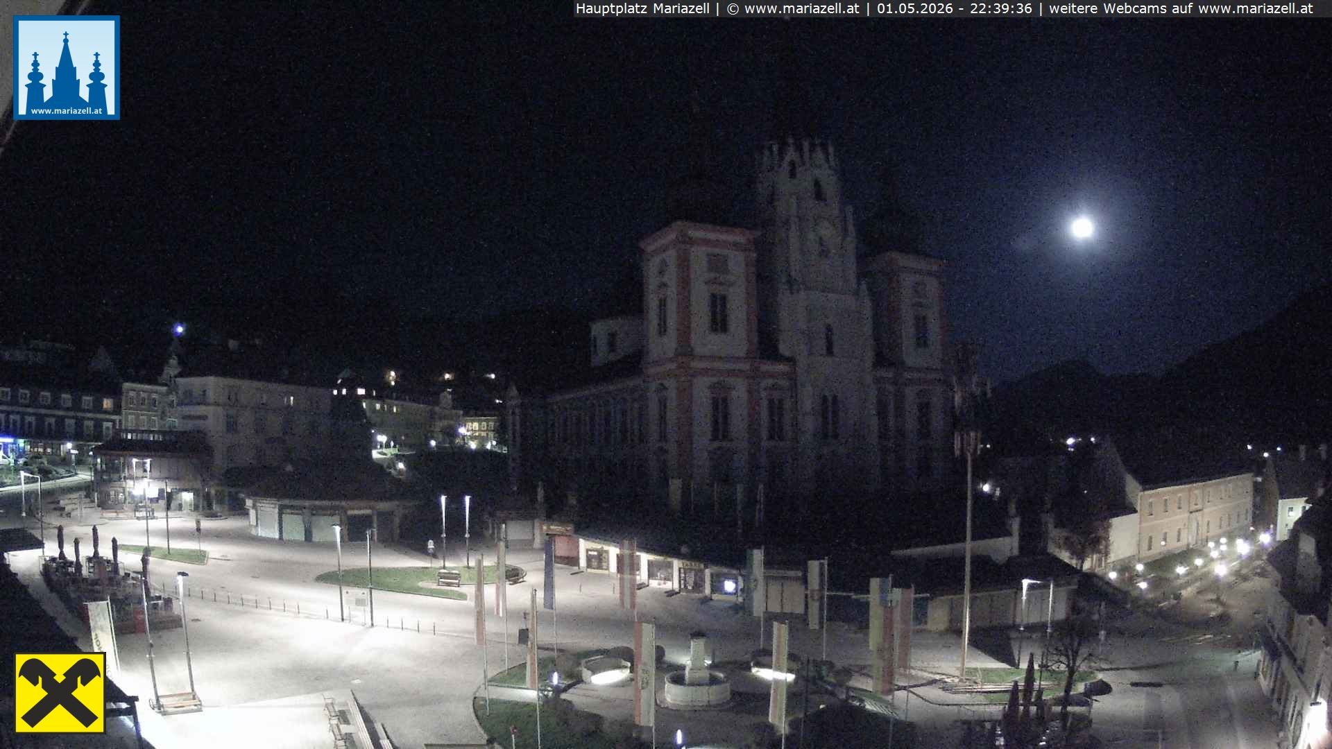 Archiv Foto Webcam Hauptplatz in Mariezell mit Basilika