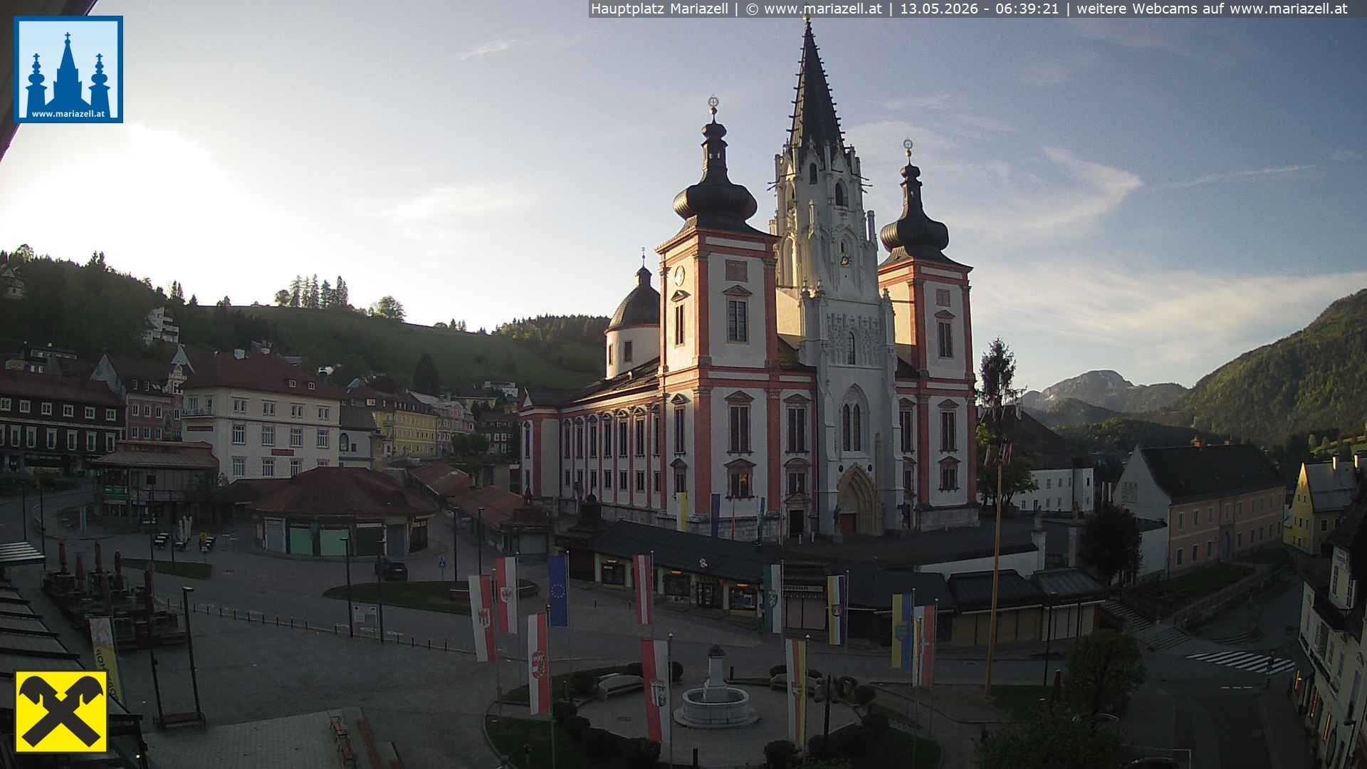 Archiv Foto Webcam Hauptplatz in Mariezell mit Basilika